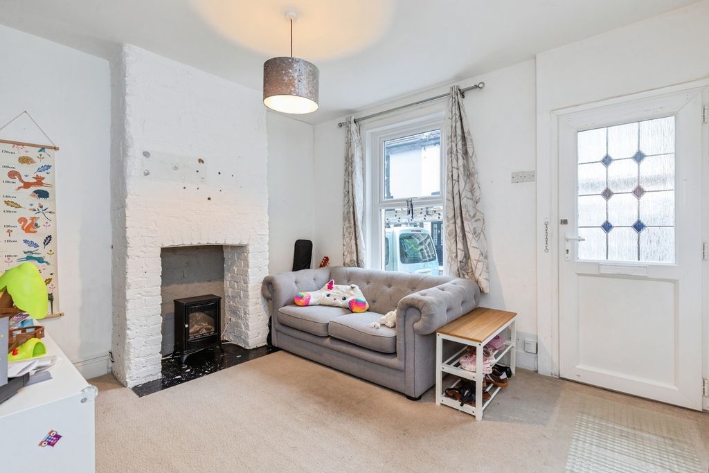 Property photo 2 of 17 Photo