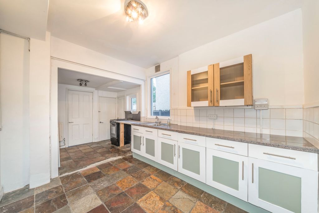 Property photo 3 of 6 Picture No. 28