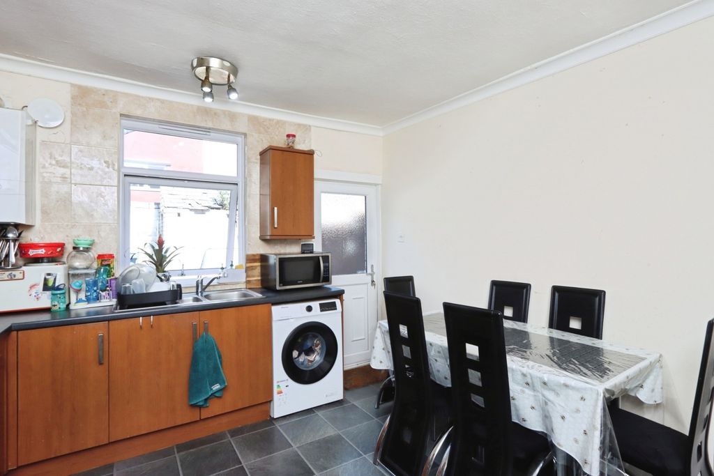 Property photo 3 of 17 Photo