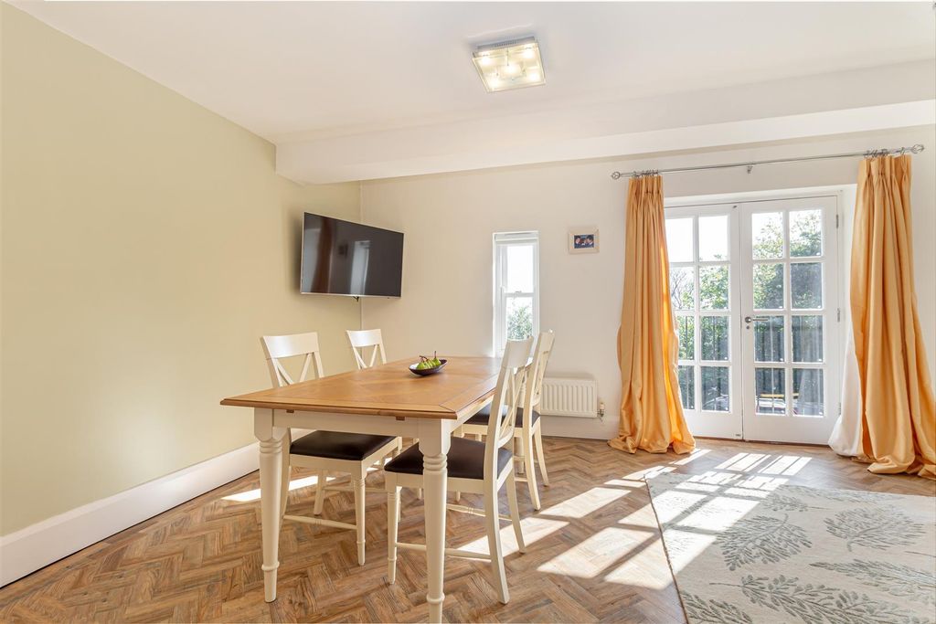 Additional image 6 of 2 bed flat for saleSt. Anns Road, Malvern WR14