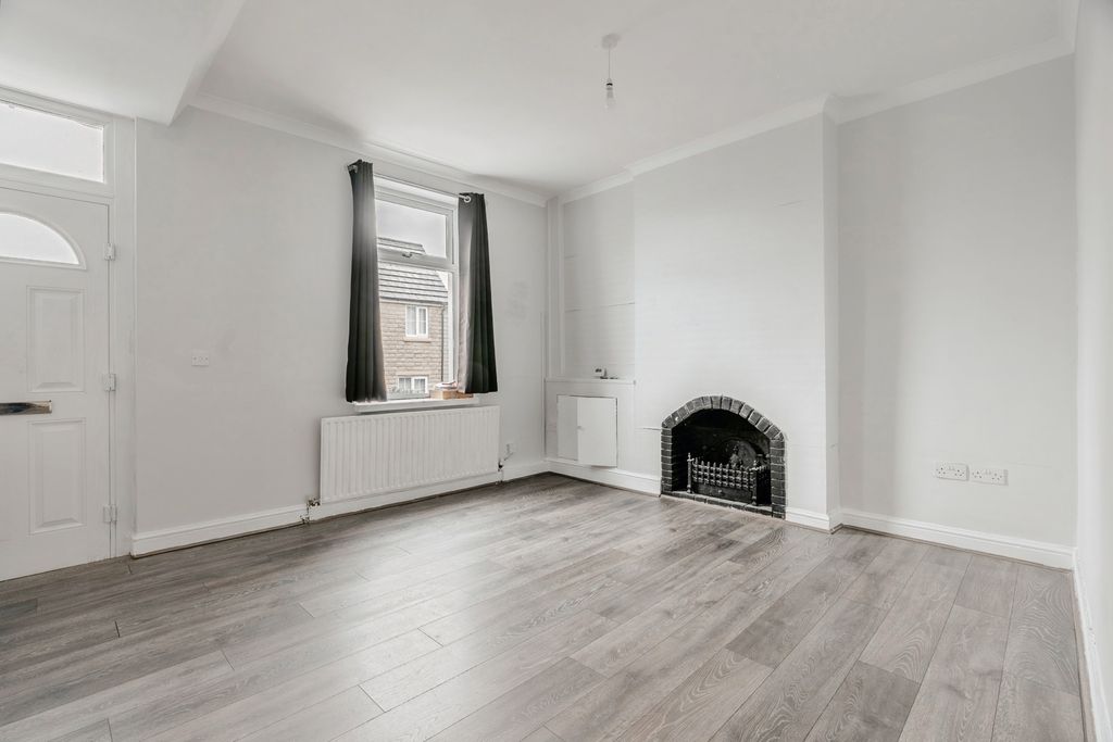 Property photo 2 of 16 Photo