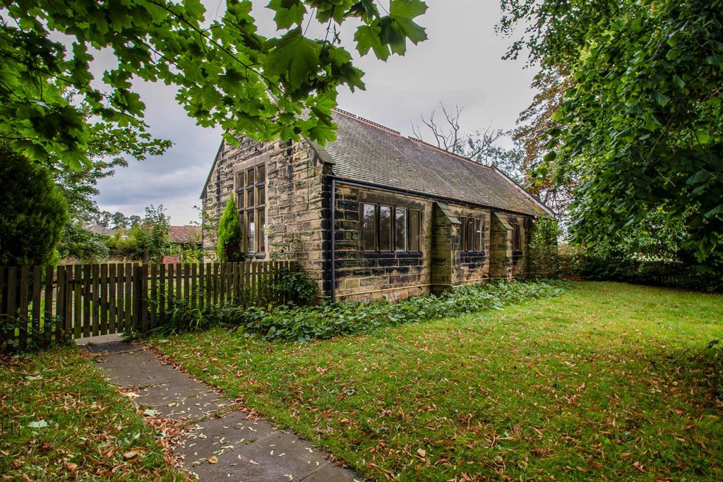 Property photo 1 of 12 Outside