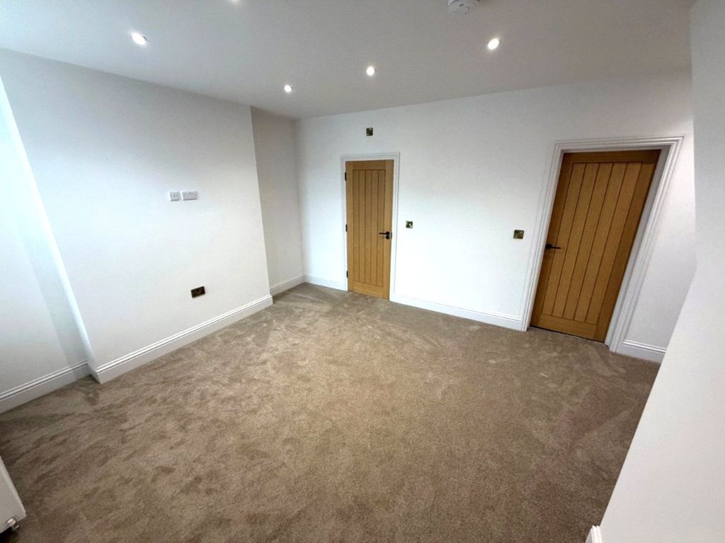 Property photo 3 of 5 Picture No. 11