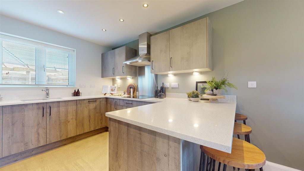 Property photo 2 of 12 Kitchen 2.Jpg