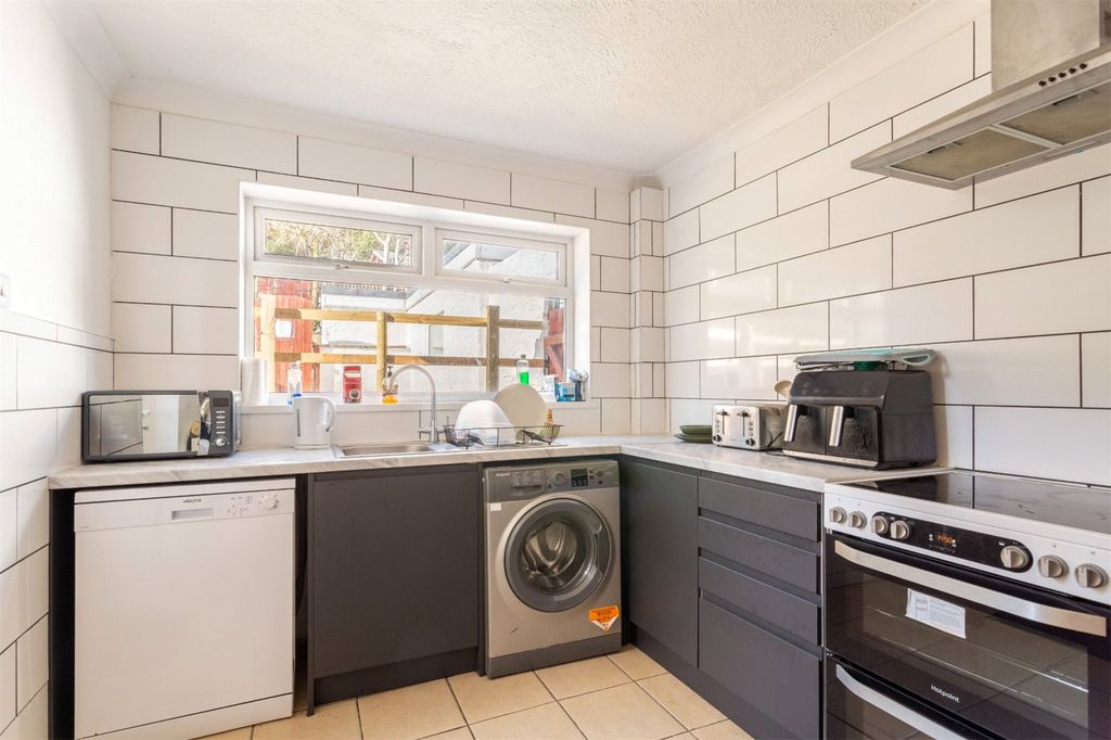 Property photo 3 of 19 Picture No. 17