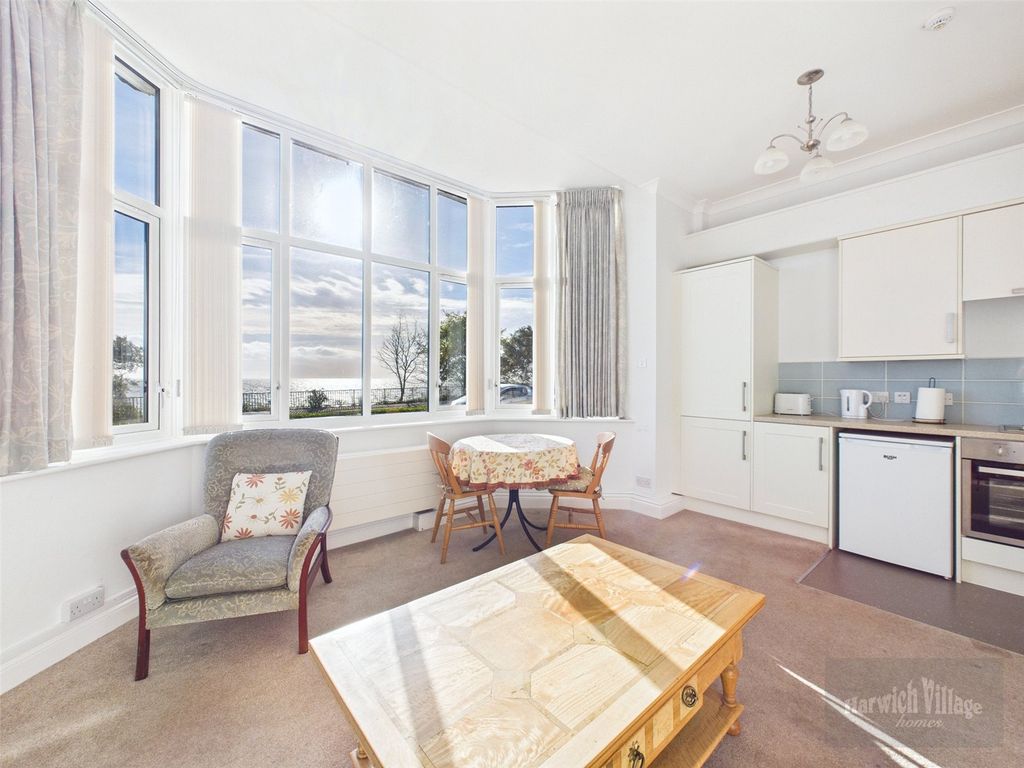 Property photo 3 of 13 Picture 3