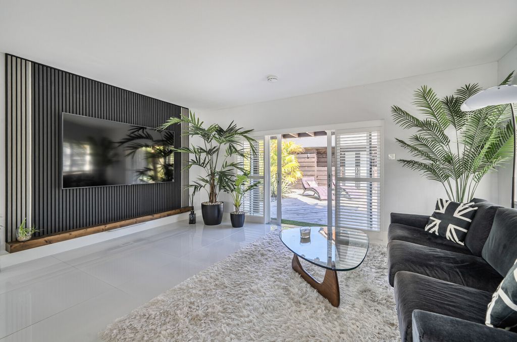 Property photo 3 of 41 1452824-9-69F1d8c...