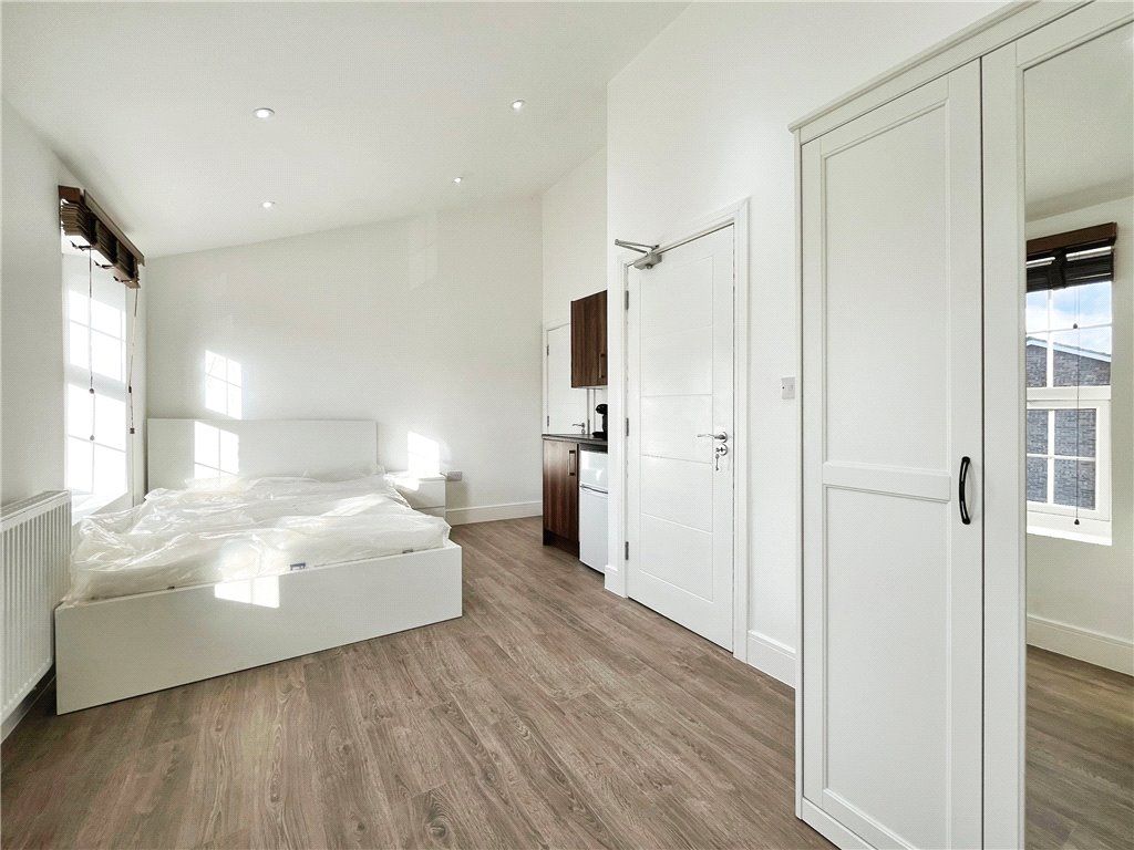 Property photo 1 of 5 Bedroom