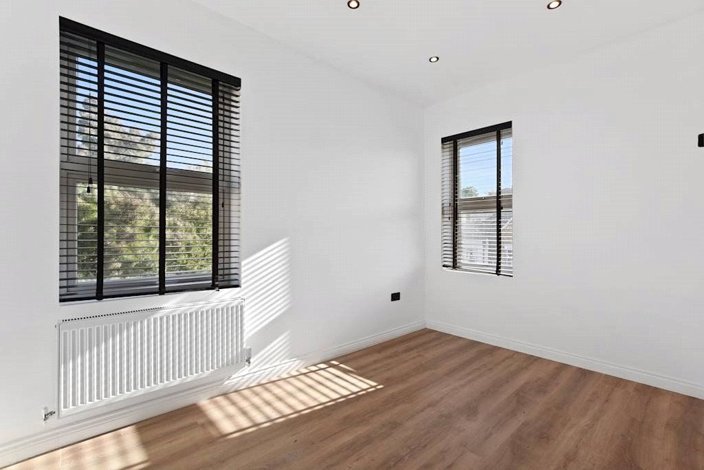 Property photo 3 of 12 Picture No. 24