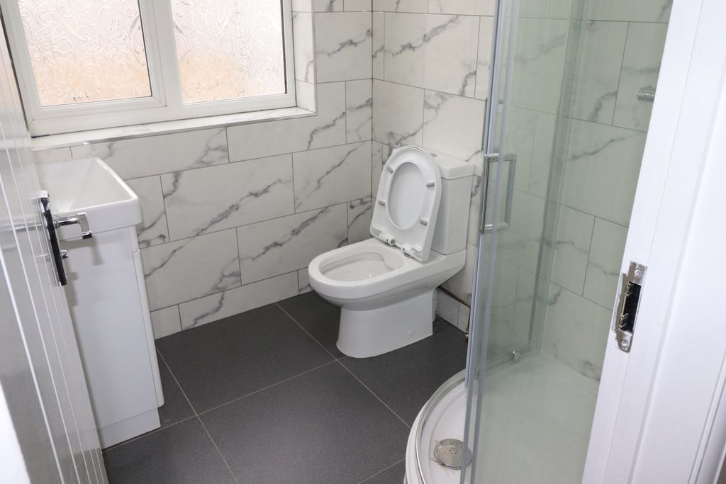 Property photo 2 of 3