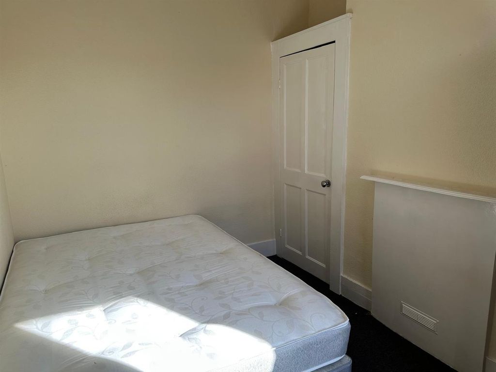 Property photo 3 of 7 0d8B7d6A-4E3c-4158-A656-Bdcd8420F550.Jpg