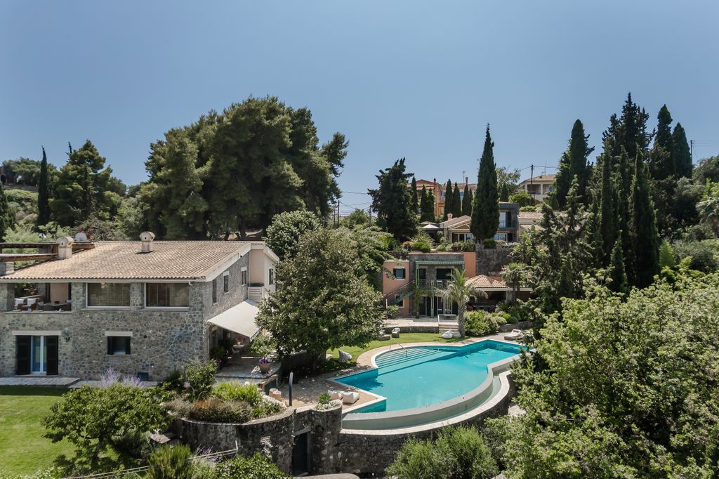 Property photo 2 of 49