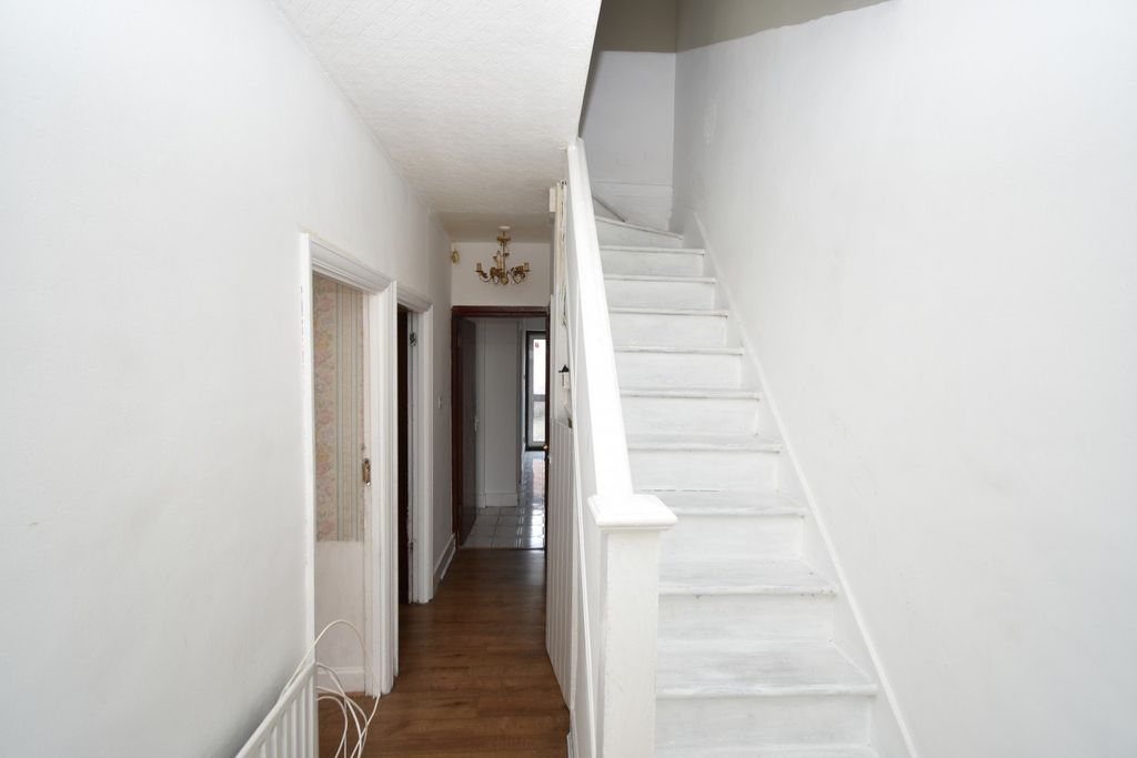 Property photo 2 of 16 Gallery