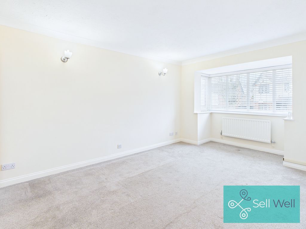 Property photo 3 of 22 Lounge