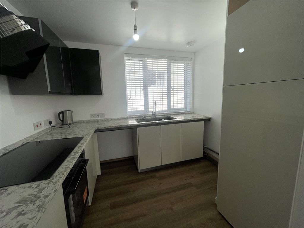 Property photo 3 of 11 Picture No. 17