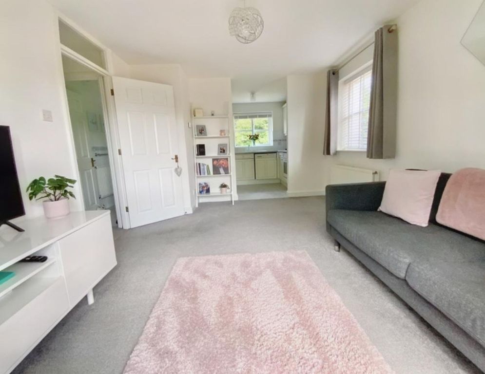 Property photo 2 of 9