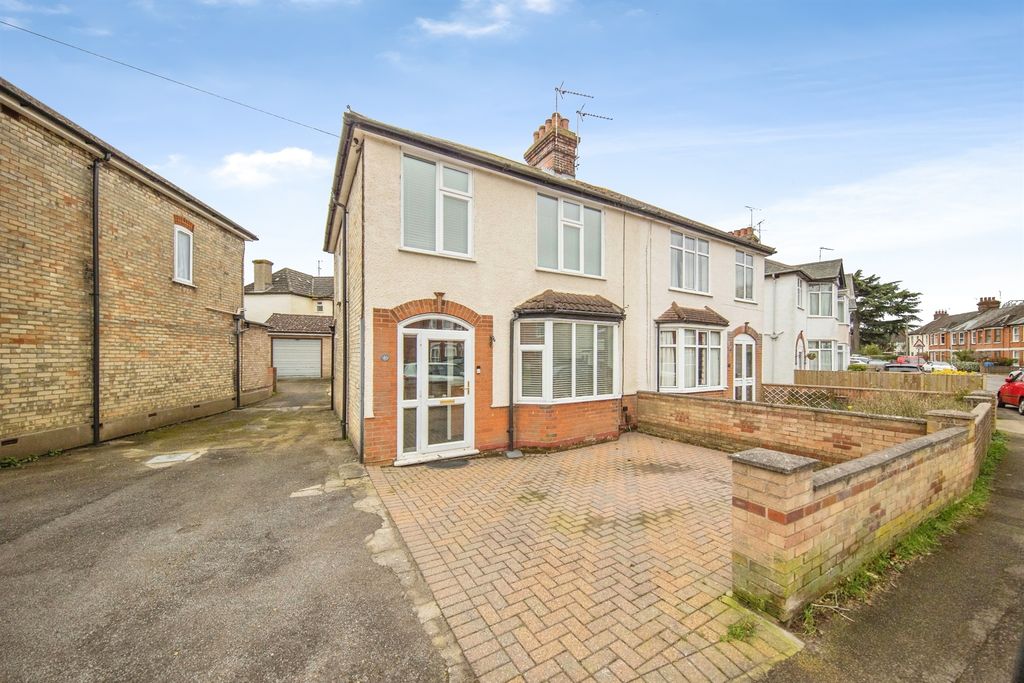 Property photo 1 of 18