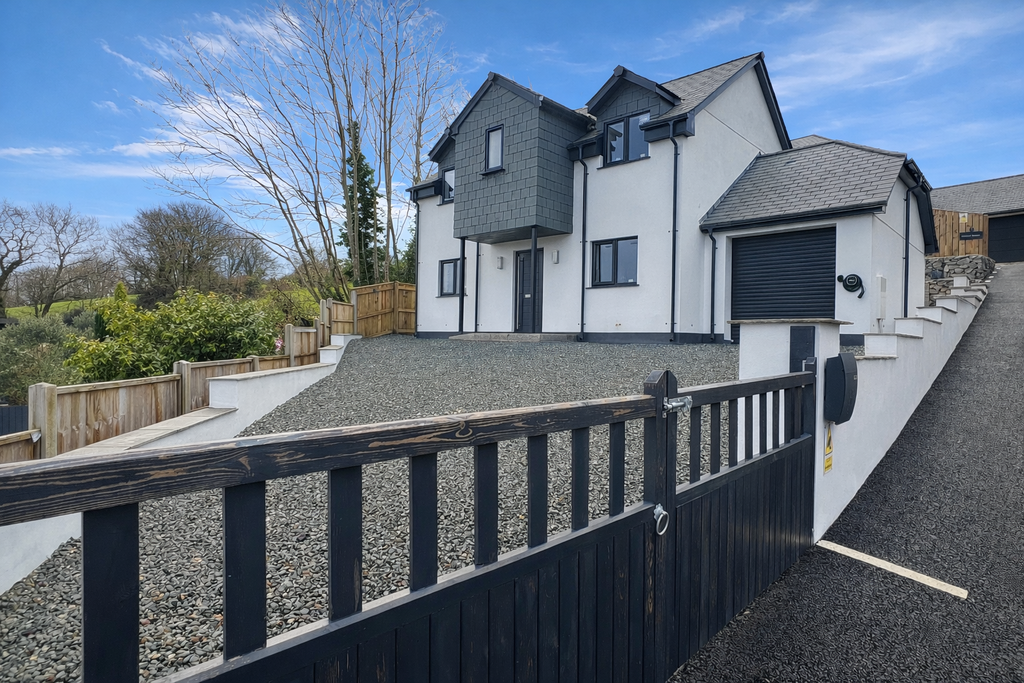 Property photo 1 of 21