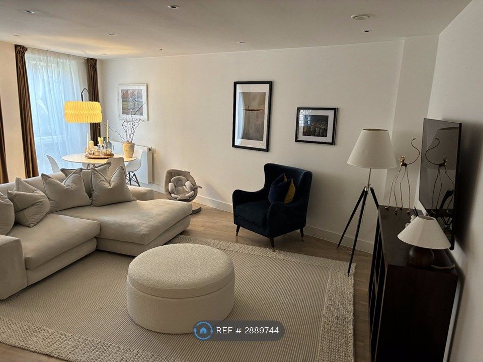 Property photo 1 of 6 Living Room