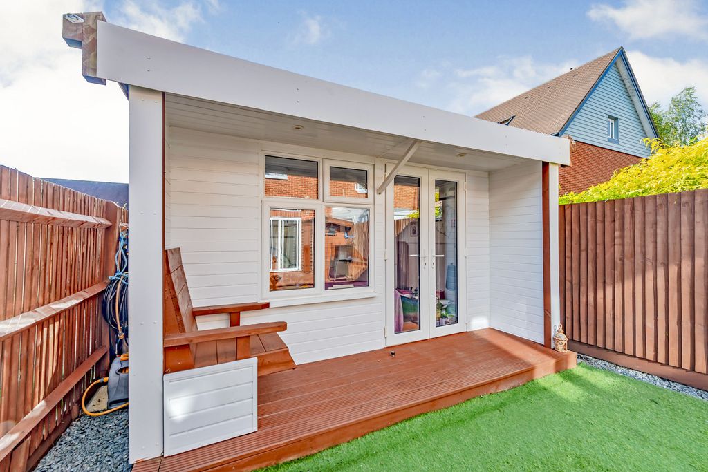Property photo 1 of 22 Summer House