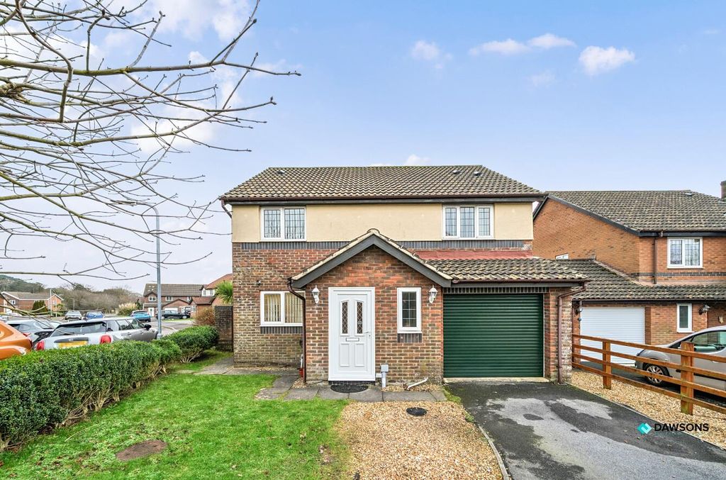 Property photo 1 of 32 5Ecb37d4-1742-4E3d-Bd8A-d4Fc0E44Ef0F.Jpg