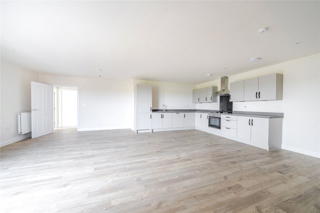 Property photo 2 of 8 Picture No. 20