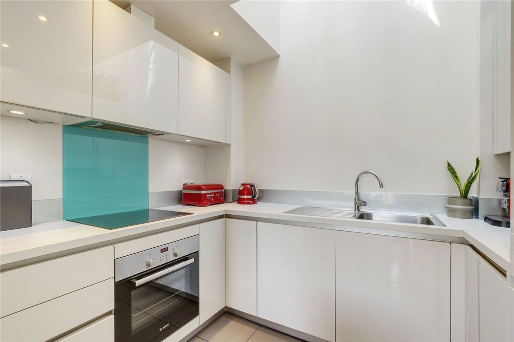 Property photo 3 of 9 Picture No. 18