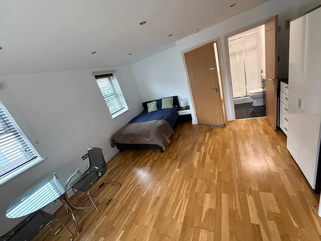 Property photo 3 of 6