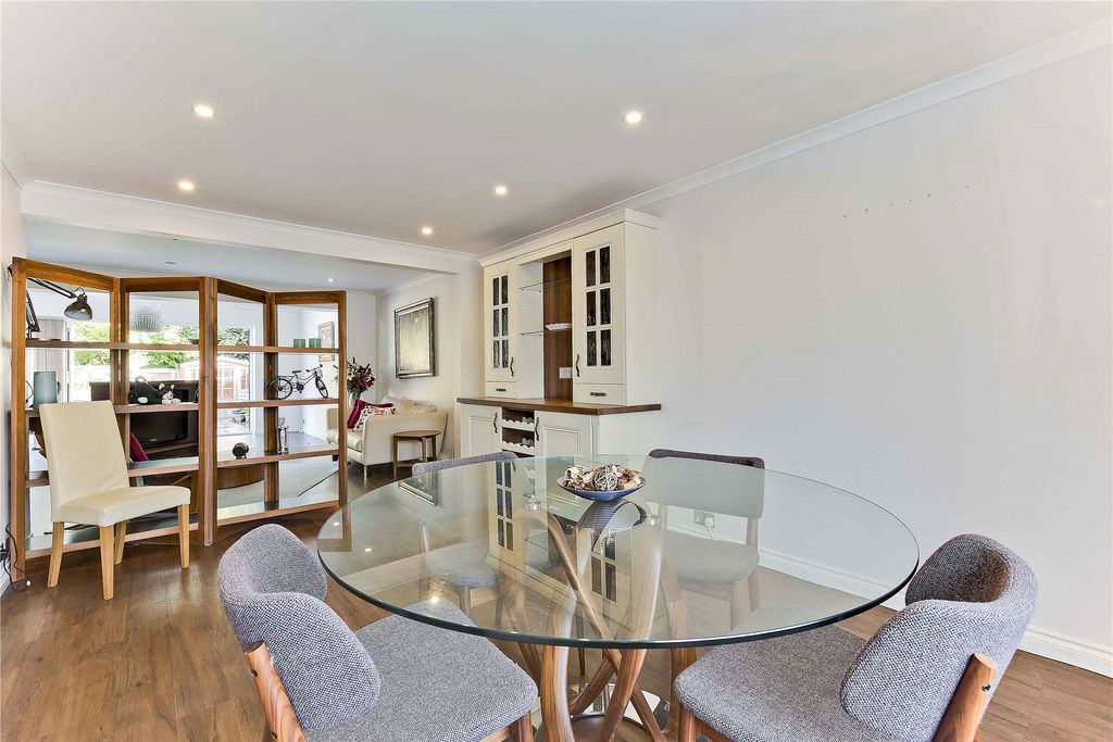 Property photo 3 of 8 Picture No. 10