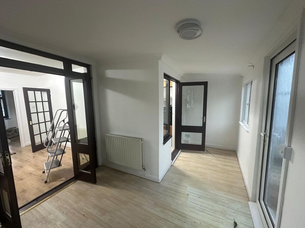 Property photo 3 of 7 Photo 3