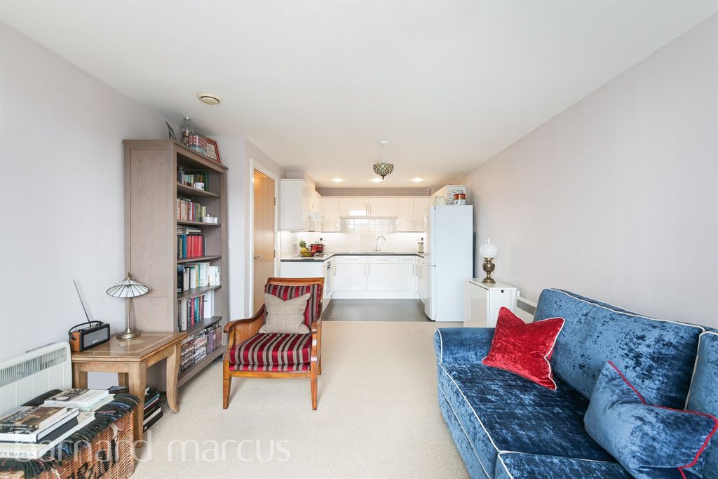 Property photo 3 of 9
