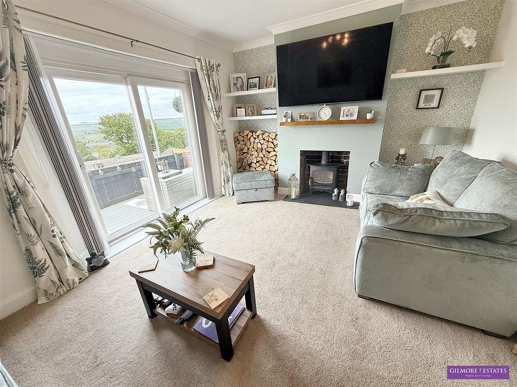 Property photo 3 of 16 7.Jpg