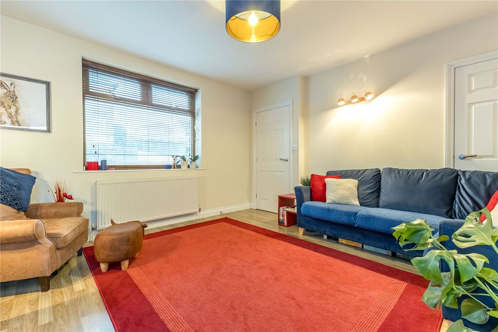 Property photo 2 of 25 Lounge