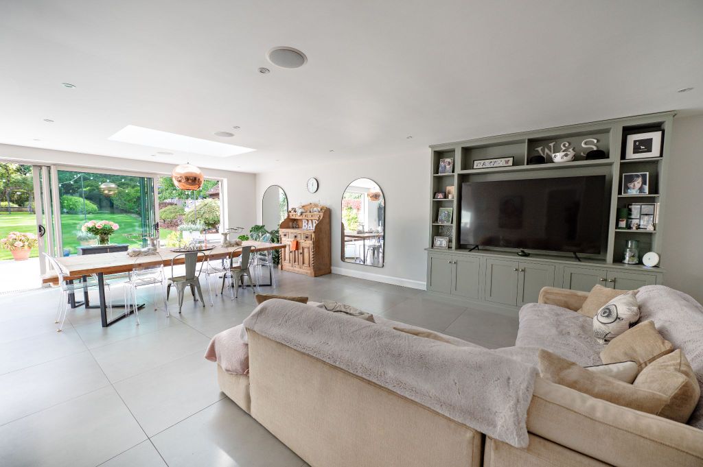 Property photo 2 of 26 Photograph 5