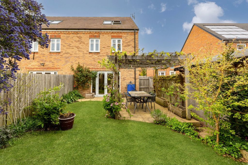 Property photo 2 of 30