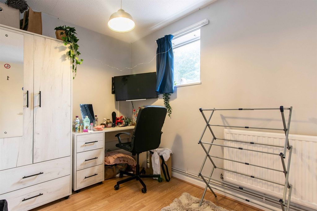 Property photo 1 of 10 (Main)