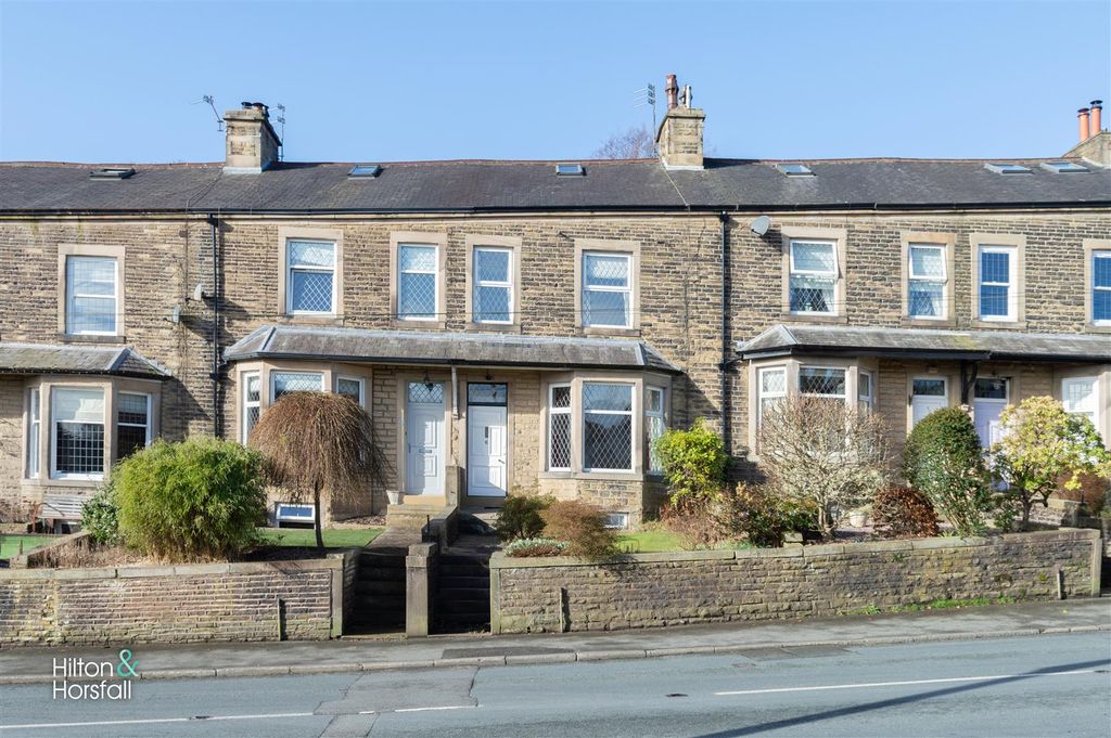Property photo 1 of 12 Springbank, Barrowford