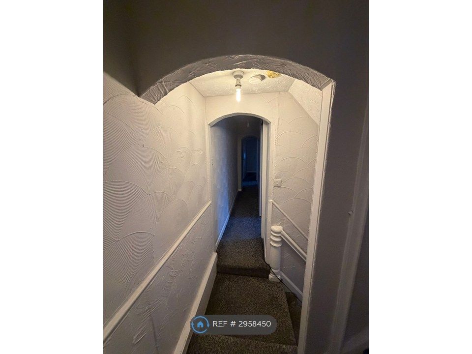Property photo 3 of 12 1st Floor Landing