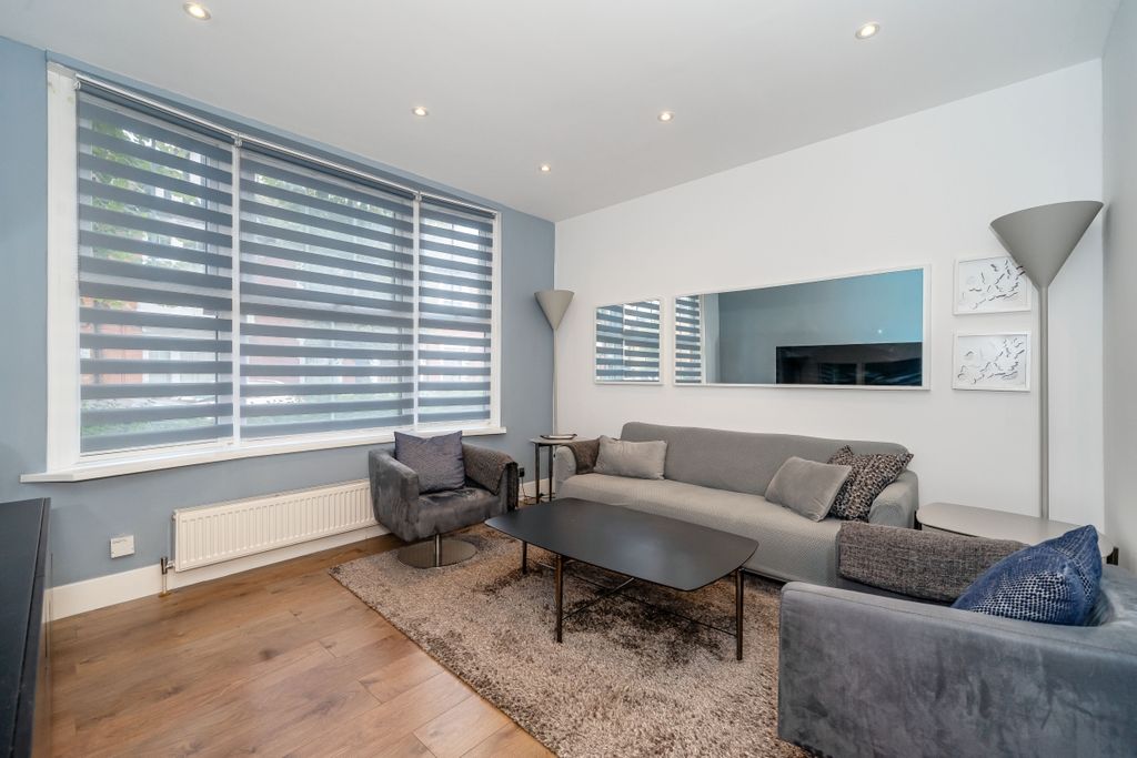 Property photo 2 of 23 11_Northcote_Aven...