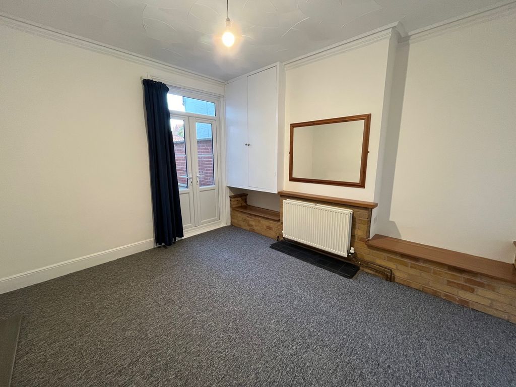 Property photo 3 of 14 Dining Room