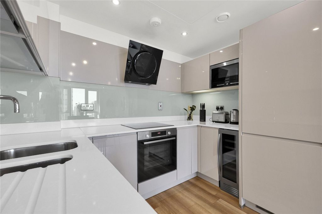 Property photo 3 of 25 Picture No. 52