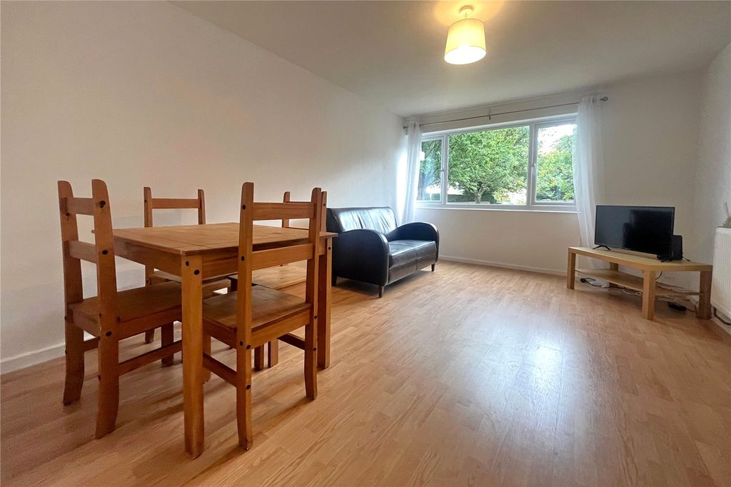 Property photo 2 of 17 Picture No. 08