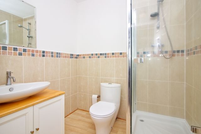 Property photo 3 of 21 En-Suite
