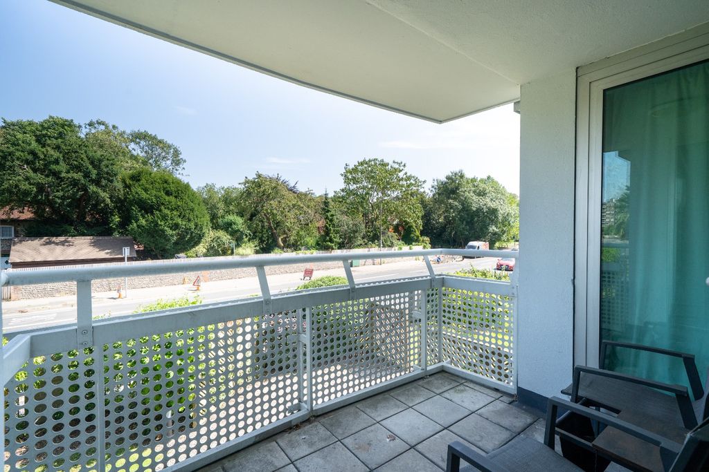 Property photo 2 of 22 4397763