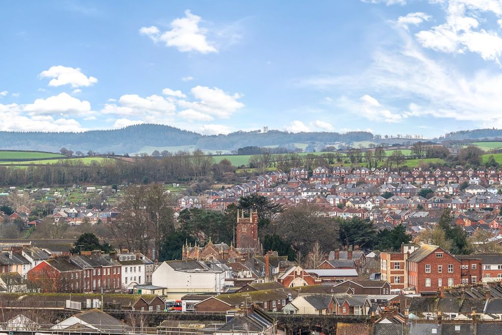 Property photo 2 of 16 Views