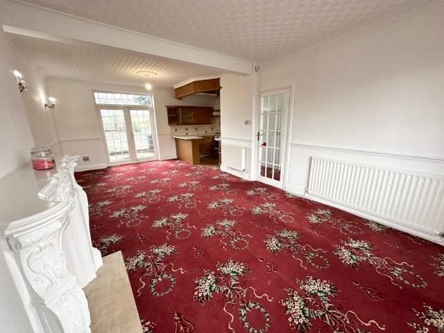 Property photo 3 of 10 Lounge-Dining