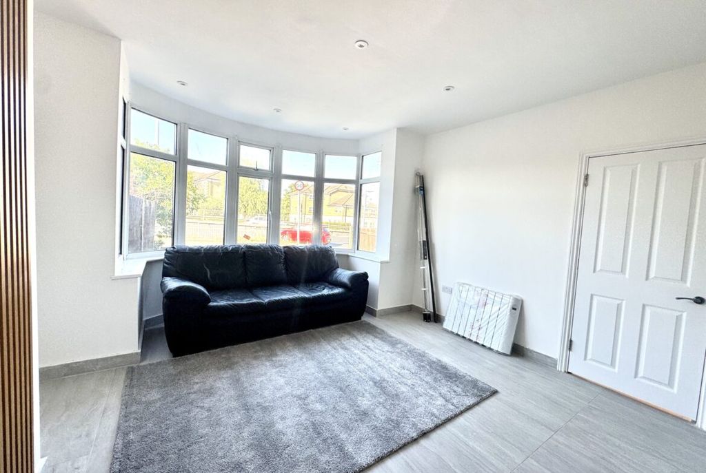 Property photo 2 of 3