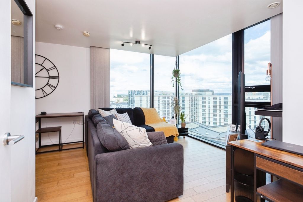 Property photo 2 of 8 Photo