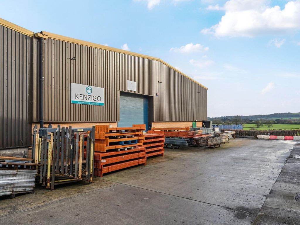 Property photo 3 of 6 1394837-3-69493c4110Edb.Jpg