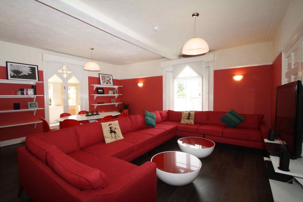 Property photo 1 of 9 33F Sitting Room